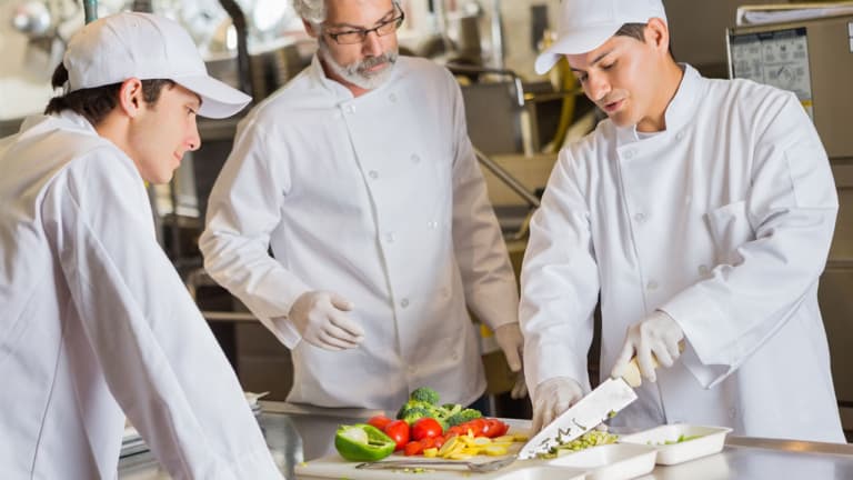 <strong>İşbaşı Eğitim Programı ve Program Geliştirmeleri</strong> 3 iep kurs programlari