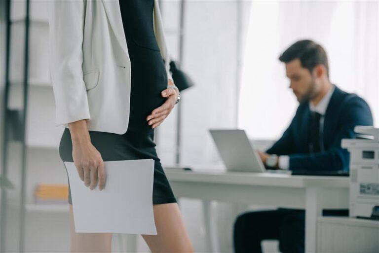 Hamilelik/ Doğum Nedeniyle Yapılan Ayrımcılık ve Fesih 10 BGN 2024 90