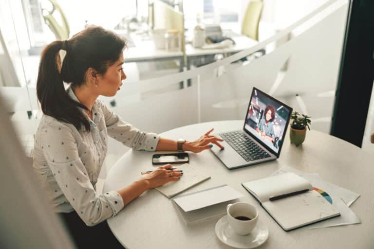 Uzaktan Çalışma Mevzuatı 8 businesswoman during online video conference with 2024 10 18 08 10 42 utc